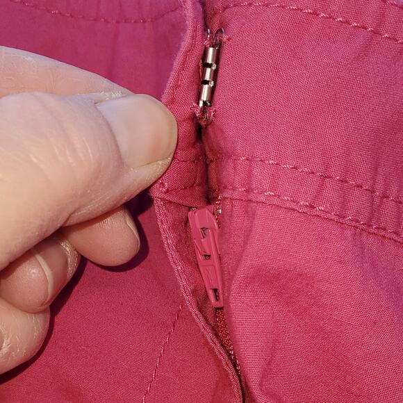 Liz & Co Women's Cropped Capri Barbie Core Pink Pants Size 12 - Picture 6 of 10